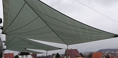 Instalace stínicích plachet pro zastínění terasy hotelu Antonie ve Frýdlantu