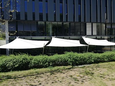 Instalace stínicích plachet SunSquare® pro kavárnu BLOX v Praze 6