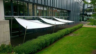 Instalace stínicích plachet SunSquare® pro kavárnu BLOX v Praze 6