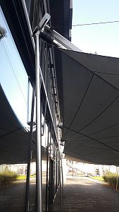 Instalace stínicích plachet SunSquare® pro kavárnu BLOX v Praze 6