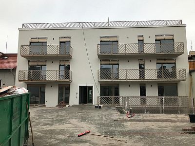 Montáž vnitřních žaluzií a rolet