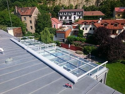 Venkovní zastínění světlíků a prosklených střech